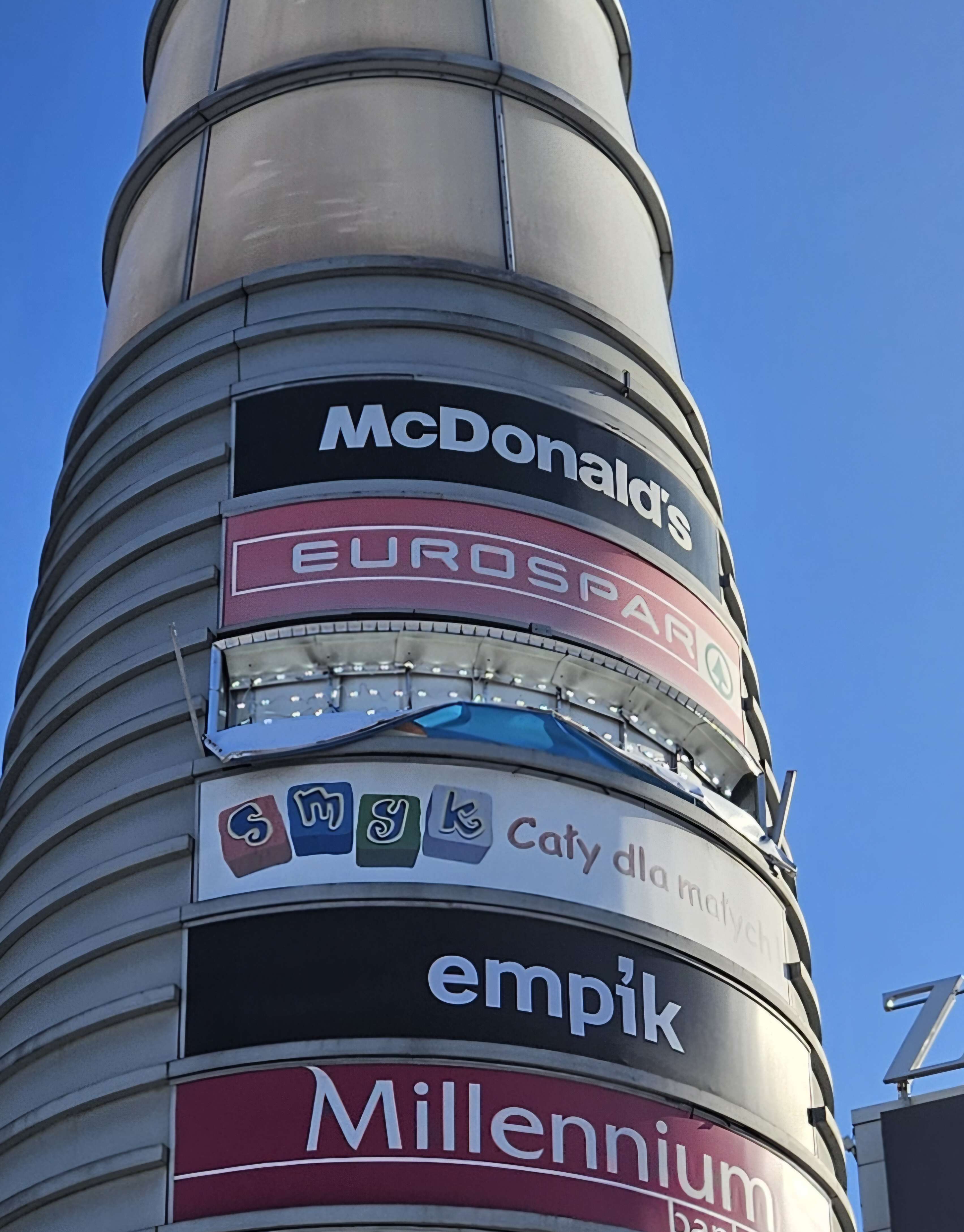 Serwis i wymiana oświetlenia LED wewnątrz pylonu